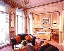 JOHN HOWARD APARTMENT