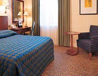 THE GROSVENOR THISTLE VICTORIA